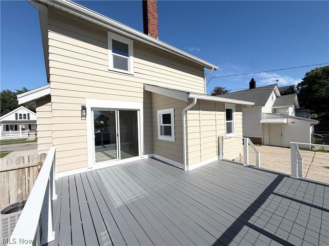 157 Fairlawn Avenue, Elyria, OH 44035