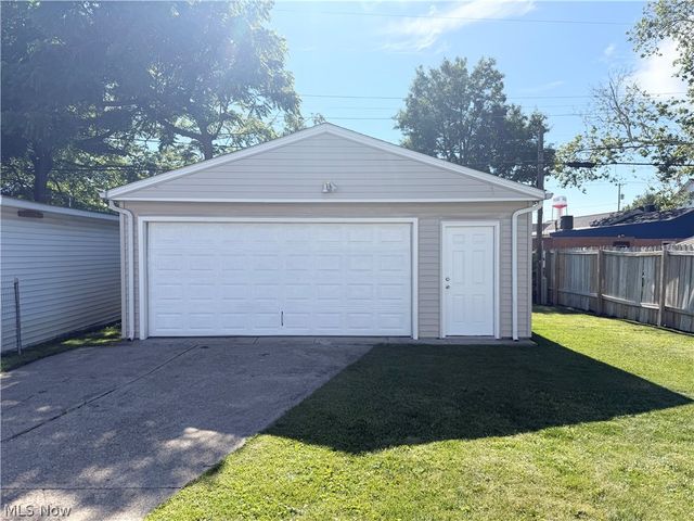 157 Fairlawn Avenue, Elyria, OH 44035