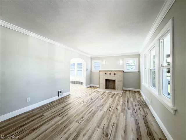 157 Fairlawn Avenue, Elyria, OH 44035