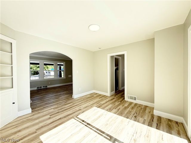 157 Fairlawn Avenue, Elyria, OH 44035
