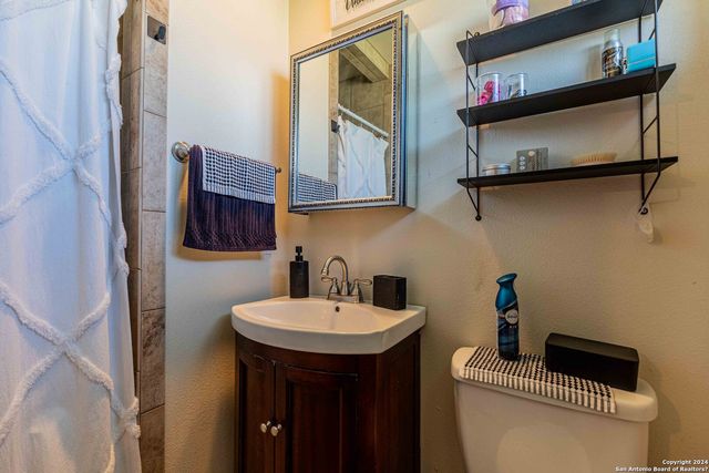 8016 LANDING AVE, San Antonio, TX 78227