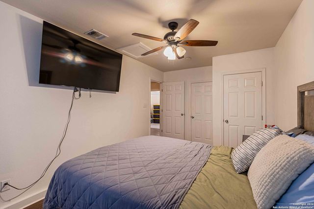 8016 LANDING AVE, San Antonio, TX 78227