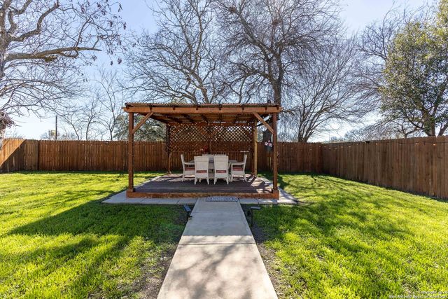 8016 LANDING AVE, San Antonio, TX 78227