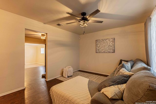 8016 LANDING AVE, San Antonio, TX 78227