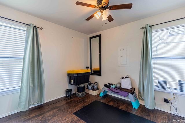 8016 LANDING AVE, San Antonio, TX 78227