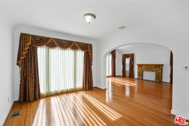 5133 Brynhurst Avenue, View Park, CA 90043