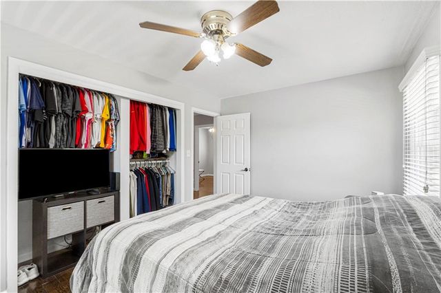 2800 S Cedar Crest Terrace, Independence, MO 64057
