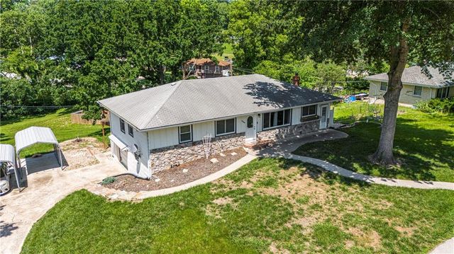 2800 S Cedar Crest Terrace, Independence, MO 64057