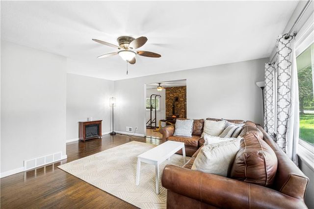 2800 S Cedar Crest Terrace, Independence, MO 64057