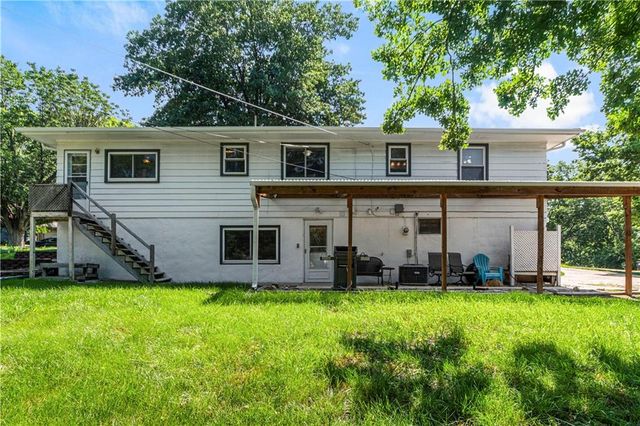 2800 S Cedar Crest Terrace, Independence, MO 64057