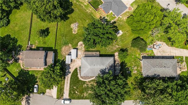 2800 S Cedar Crest Terrace, Independence, MO 64057