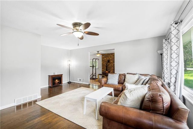2800 S Cedar Crest Terrace, Independence, MO 64057