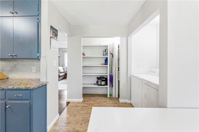2800 S Cedar Crest Terrace, Independence, MO 64057