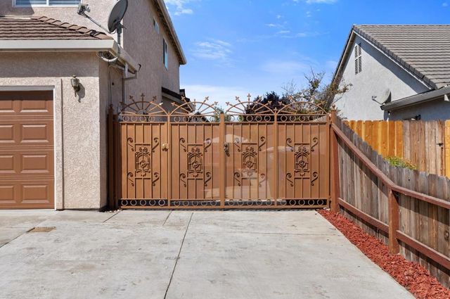 575 Victory Ave, Manteca, CA 95336