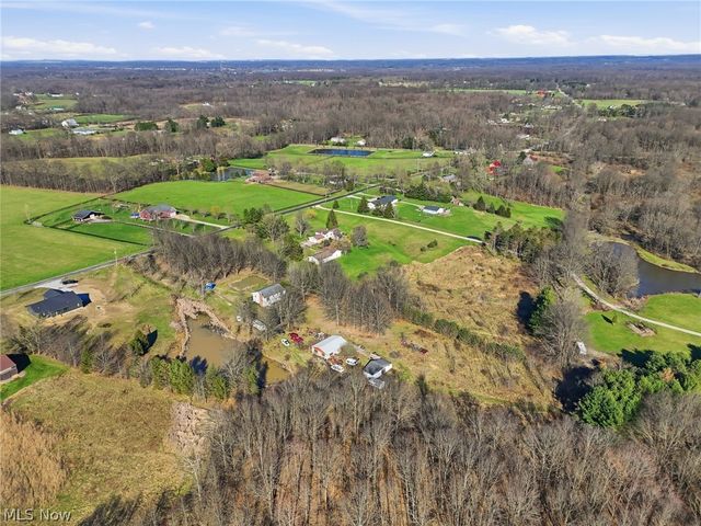 9800 Williams Road, Diamond, OH 44412