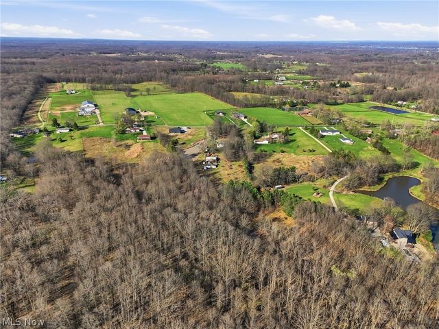 9800 Williams Road, Diamond, OH 44412