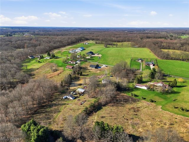 9800 Williams Road, Diamond, OH 44412