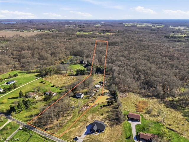 9800 Williams Road, Diamond, OH 44412
