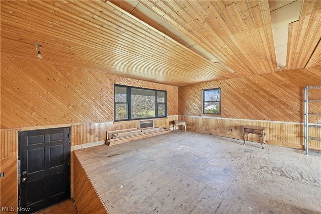 9800 Williams Road, Diamond, OH 44412