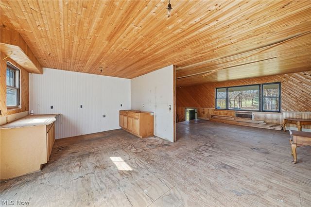 9800 Williams Road, Diamond, OH 44412