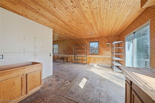 9800 Williams Road, Diamond, OH 44412