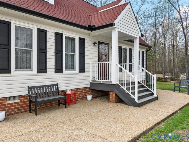 11937 Timber Trail Dr, Midlothian, VA 23112