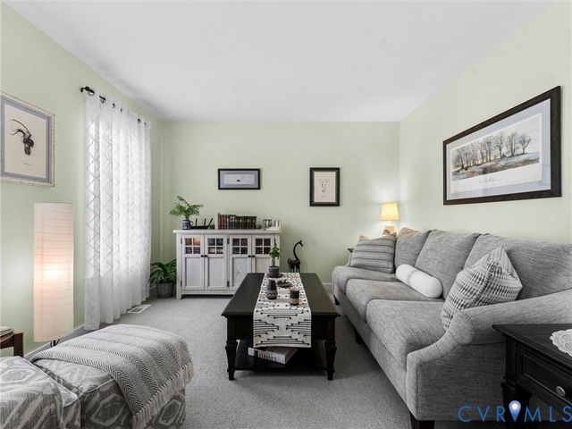 11937 Timber Trail Dr, Midlothian, VA 23112