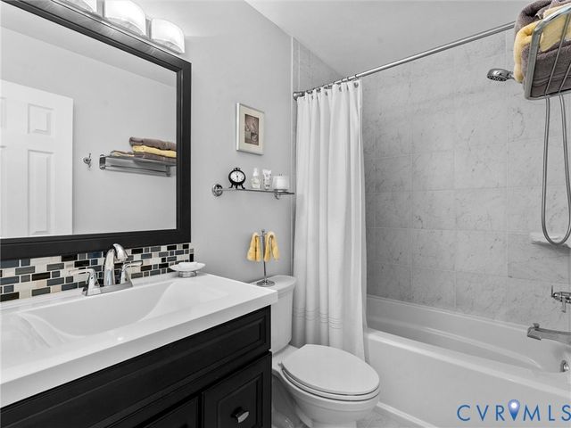 11937 Timber Trail Dr, Midlothian, VA 23112