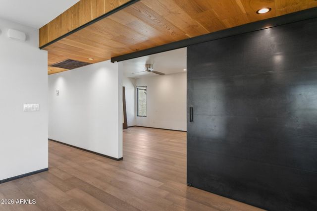 46 W TAM OSHANTER Drive, Phoenix, AZ 85023