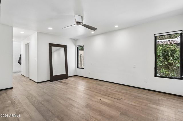 46 W TAM OSHANTER Drive, Phoenix, AZ 85023