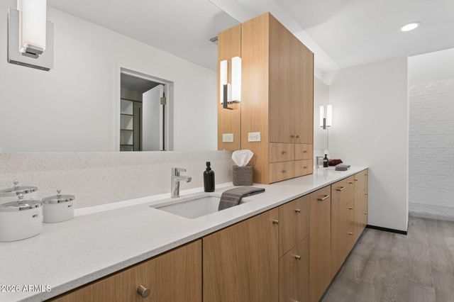 46 W TAM OSHANTER Drive, Phoenix, AZ 85023