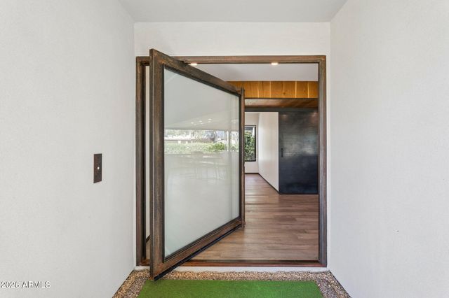 46 W TAM OSHANTER Drive, Phoenix, AZ 85023