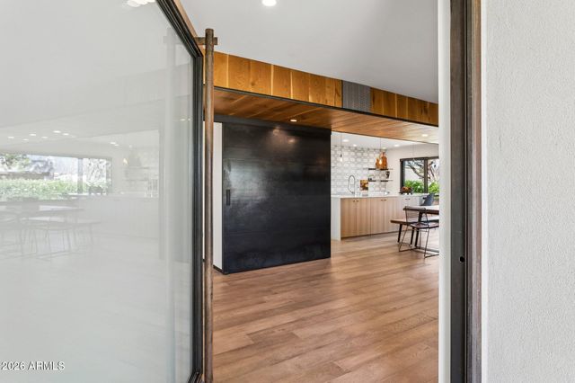 46 W TAM OSHANTER Drive, Phoenix, AZ 85023