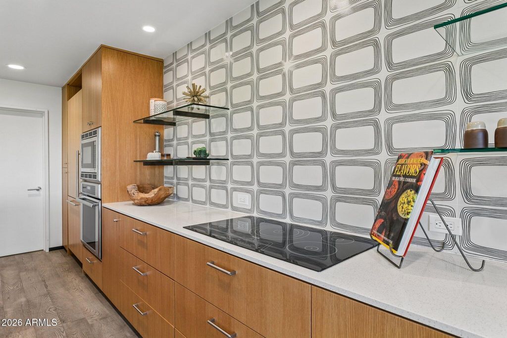 Image 14 of property listing at 46 W TAM OSHANTER Drive, Phoenix, AZ 85023