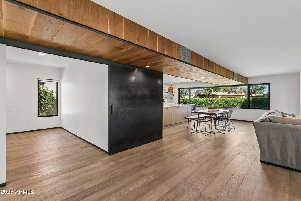 Image 23 of property listing at 46 W TAM OSHANTER Drive, Phoenix, AZ 85023