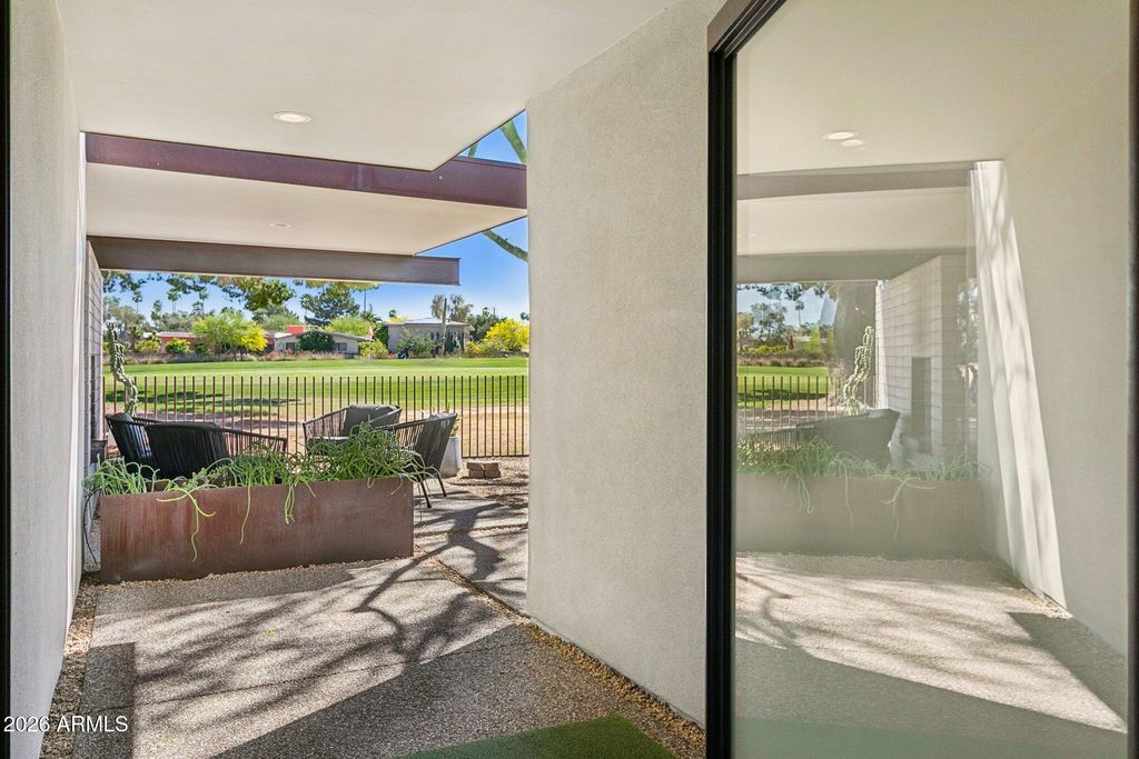 Image 24 of property listing at 46 W TAM OSHANTER Drive, Phoenix, AZ 85023