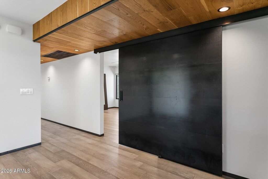 Image 26 of property listing at 46 W TAM OSHANTER Drive, Phoenix, AZ 85023