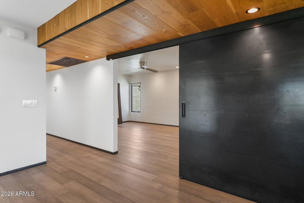 Image 27 of property listing at 46 W TAM OSHANTER Drive, Phoenix, AZ 85023