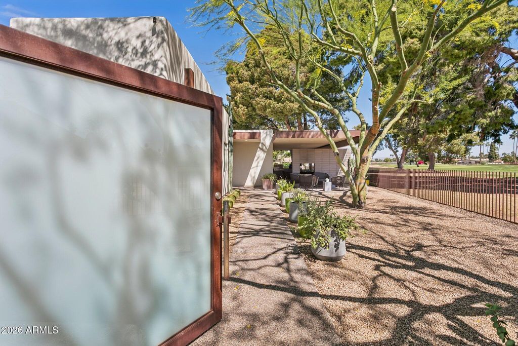 Image 43 of property listing at 46 W TAM OSHANTER Drive, Phoenix, AZ 85023