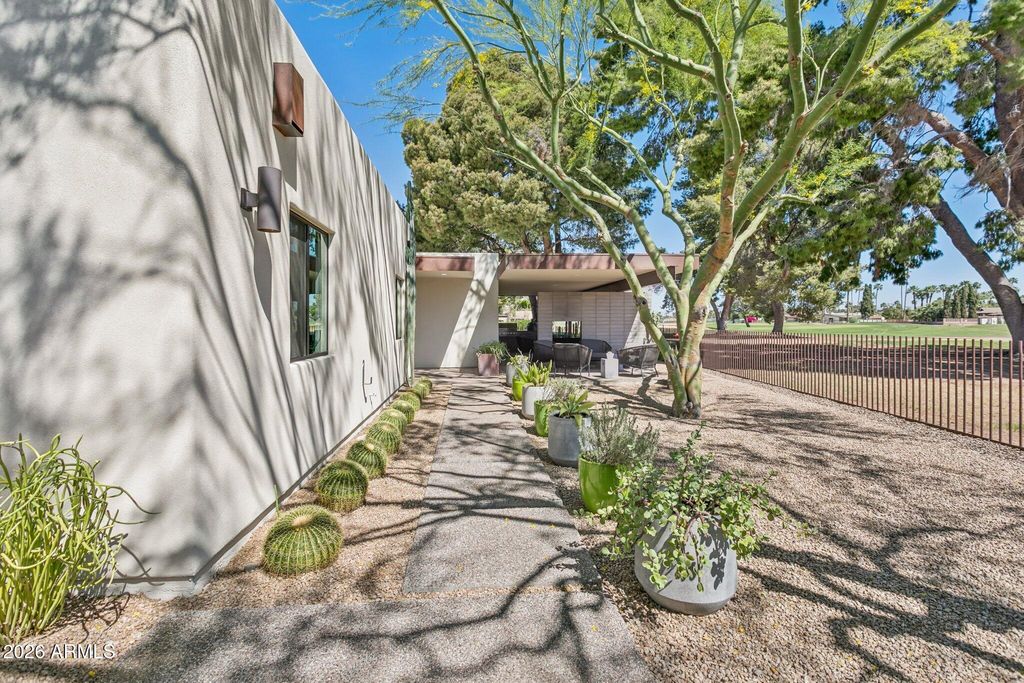 Image 49 of property listing at 46 W TAM OSHANTER Drive, Phoenix, AZ 85023