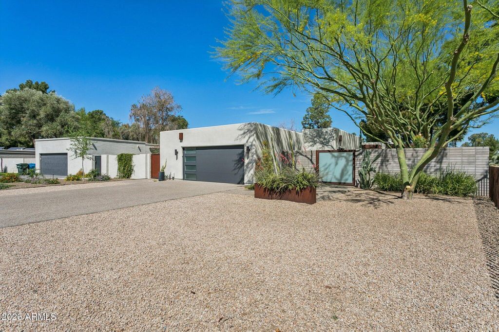 Image 58 of property listing at 46 W TAM OSHANTER Drive, Phoenix, AZ 85023