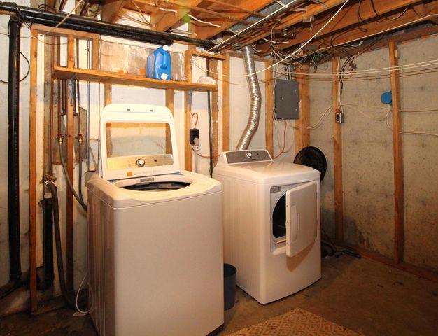 2161 Packerland DRIVE, Green Bay, WI 54304