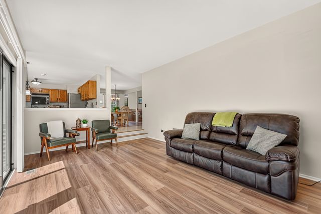1696 Brigham Lane, Crystal Lake, IL 60014