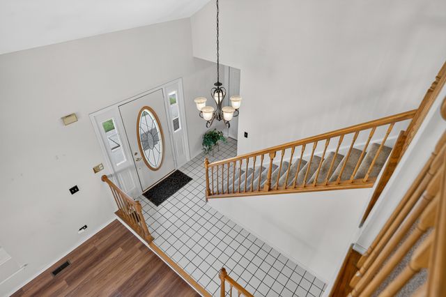 1696 Brigham Lane, Crystal Lake, IL 60014