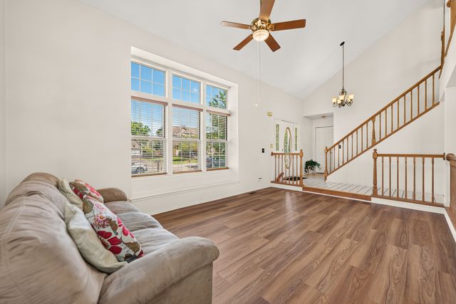 1696 Brigham Lane, Crystal Lake, IL 60014
