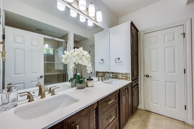 5605 Creek Mdws CV A, Austin, TX 78731