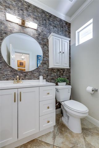 5605 Creek Mdws CV A, Austin, TX 78731