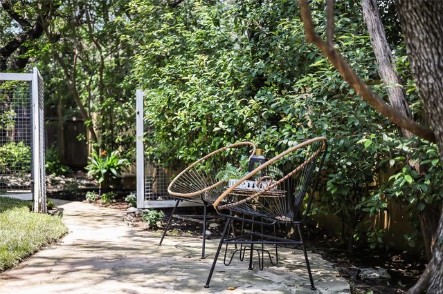 5605 Creek Mdws CV A, Austin, TX 78731