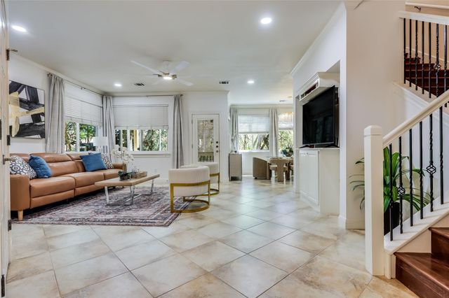 5605 Creek Mdws CV A, Austin, TX 78731