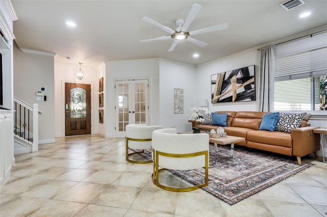 5605 Creek Mdws CV A, Austin, TX 78731